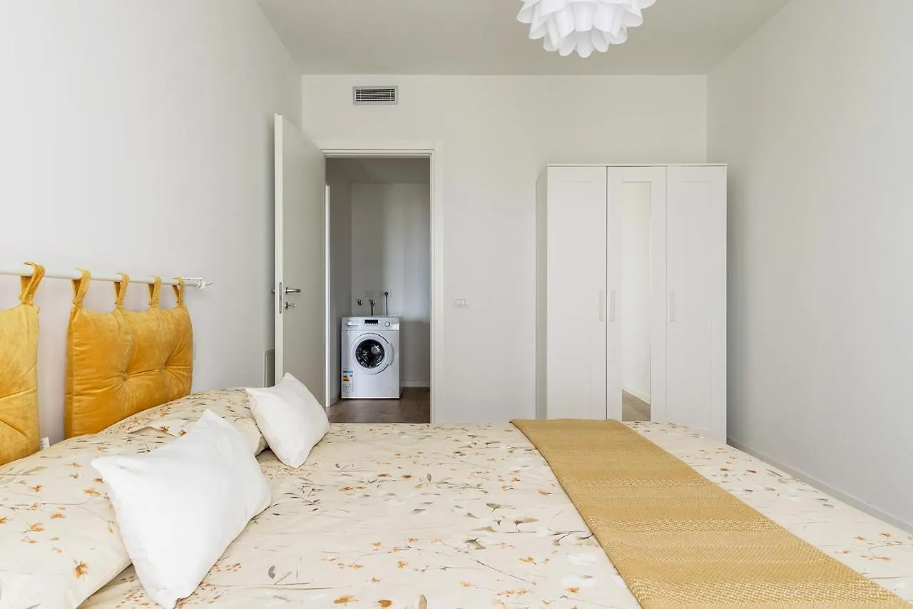 Ferienwohnung Joivy Uptown Flats With Balcony, Good Connection To Milan Centre