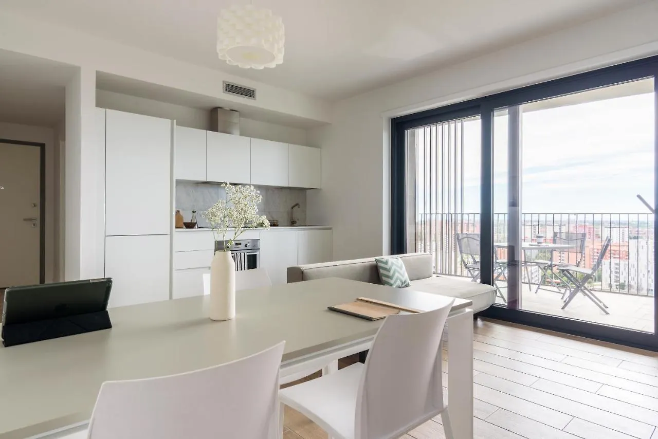 Apartment Ferienwohnung Joivy Uptown Flats With Balcony, Good Connection To Milan Centre