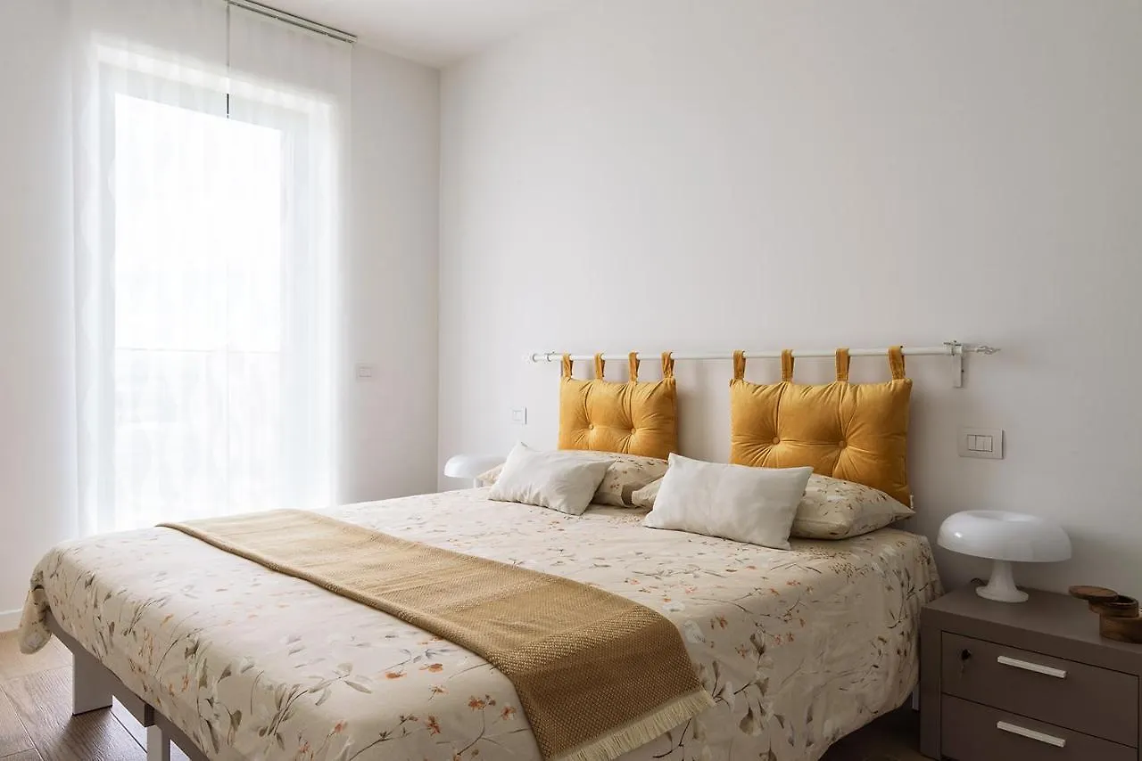 Joivy Uptown Flats With Balcony, Good Connection To Milan Centre Daire İtalya