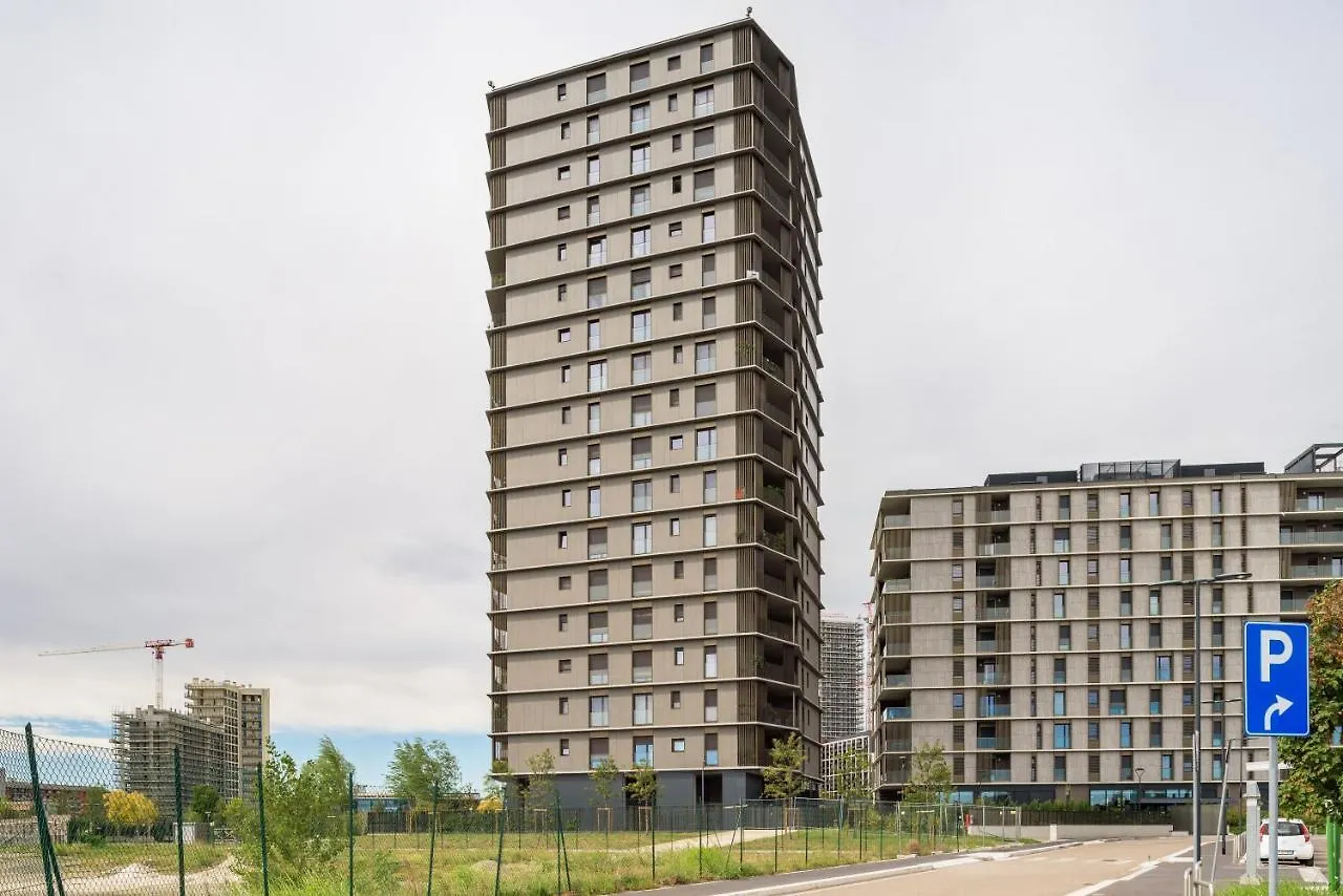 Joivy Uptown Flats With Balcony, Good Connection To Milan Centre Daire